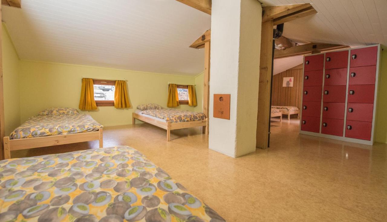 Schutzenbach Backpackers For Adults 18-35 Hostel Lauterbrunnen Exterior foto